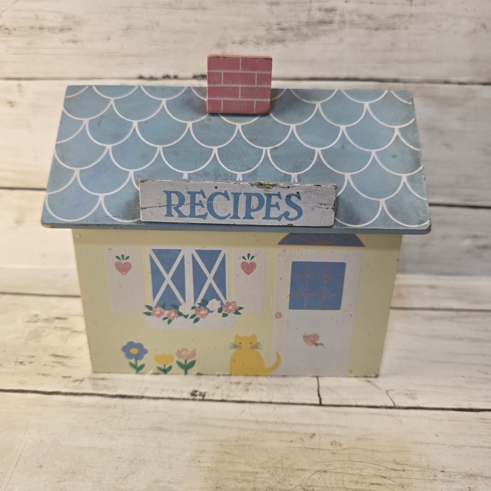 Vintage Wooden Recipe Box House Cottagecore Cat Scalloped Roof with Cards